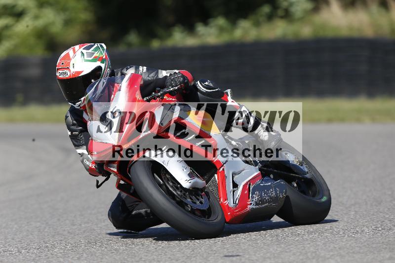 Archiv-2025/49 26.08.2025 Cornu Master School ADR/rot-rouge/76